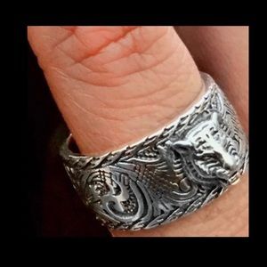 Gucci ring : sterling silver feline